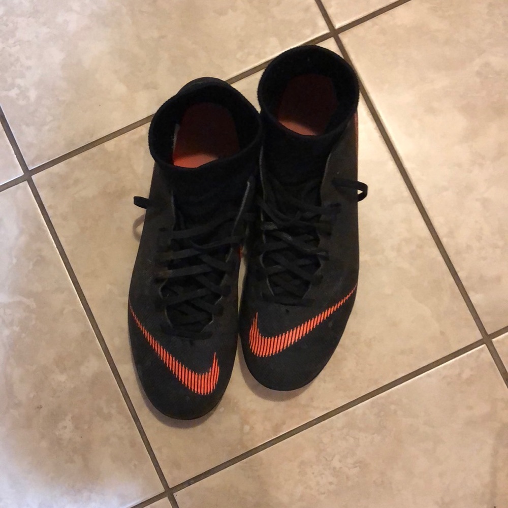 Men’s size soccer cleats